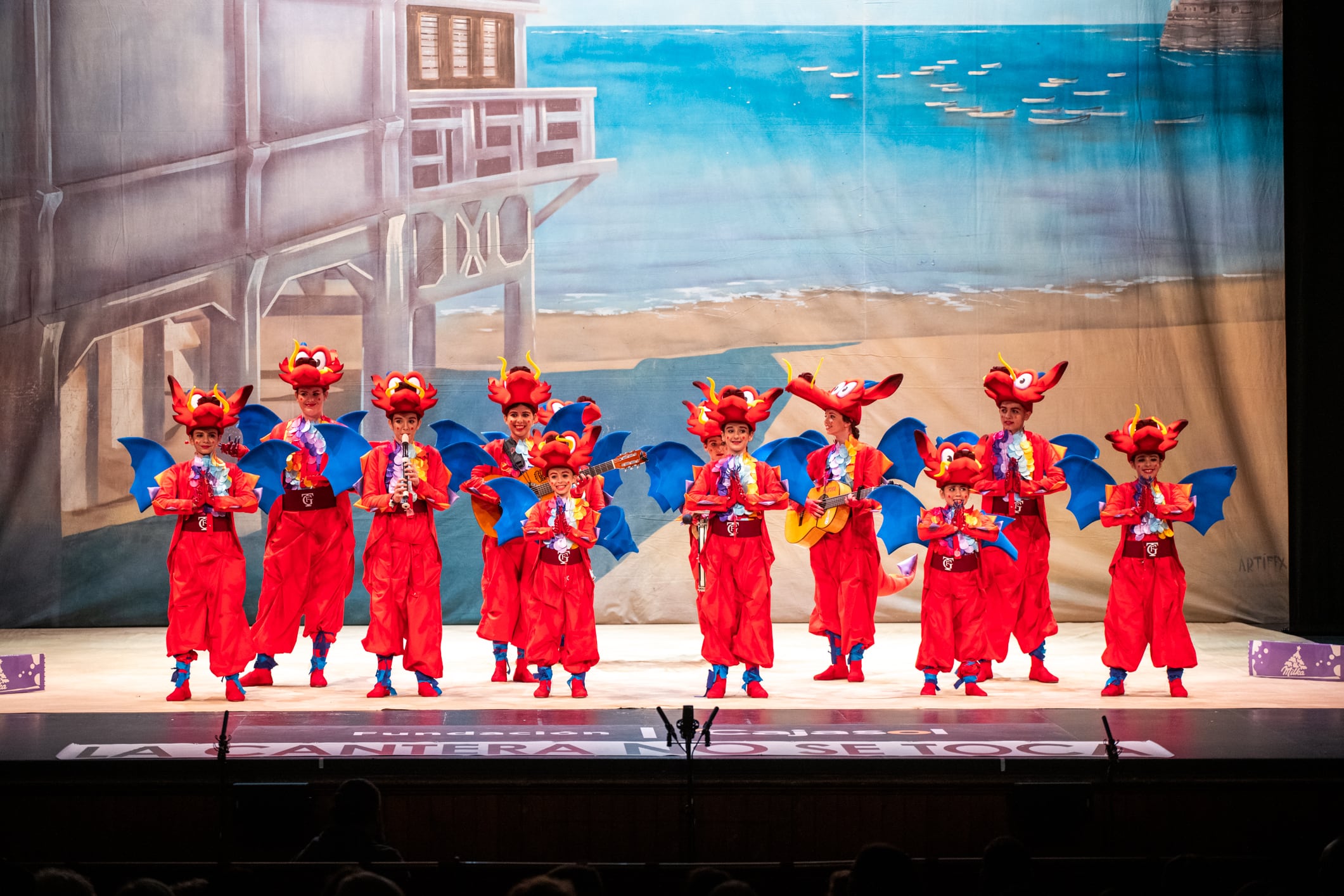 La chirigota infantil Mushu Carnaval en el Teatro Falla