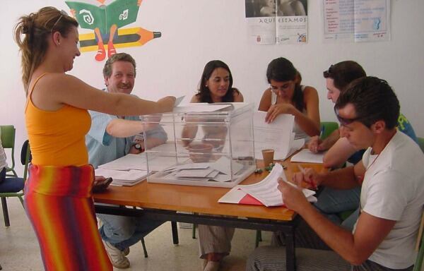 Votación en un colegio electoral