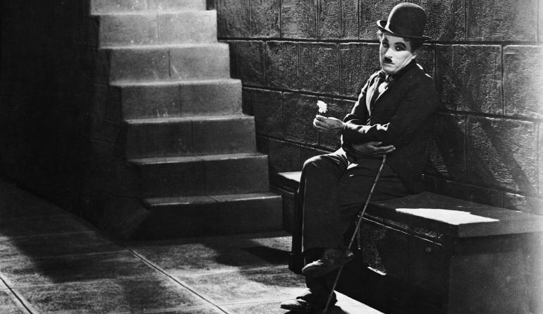 Imagen de Charlot en la película &#039;Luces de la ciudad&#039;