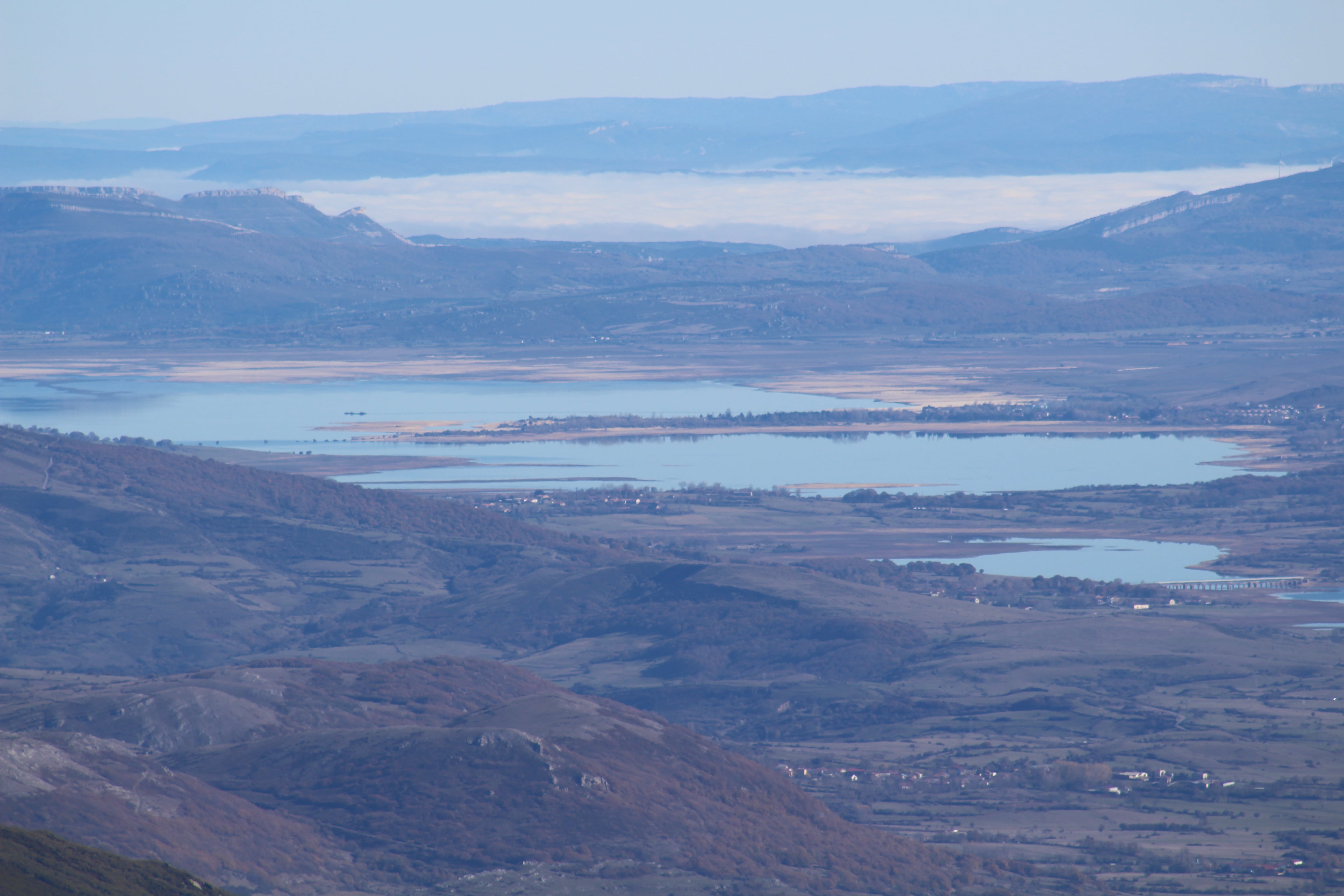 Vista del Pantano del Ebro desde Alto Campoo.