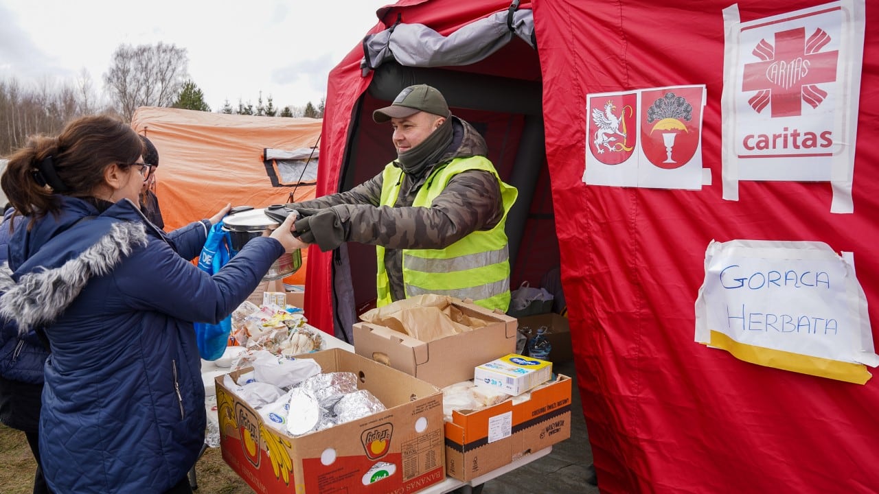 Atención de Cáritas a refugiados en Polonia.