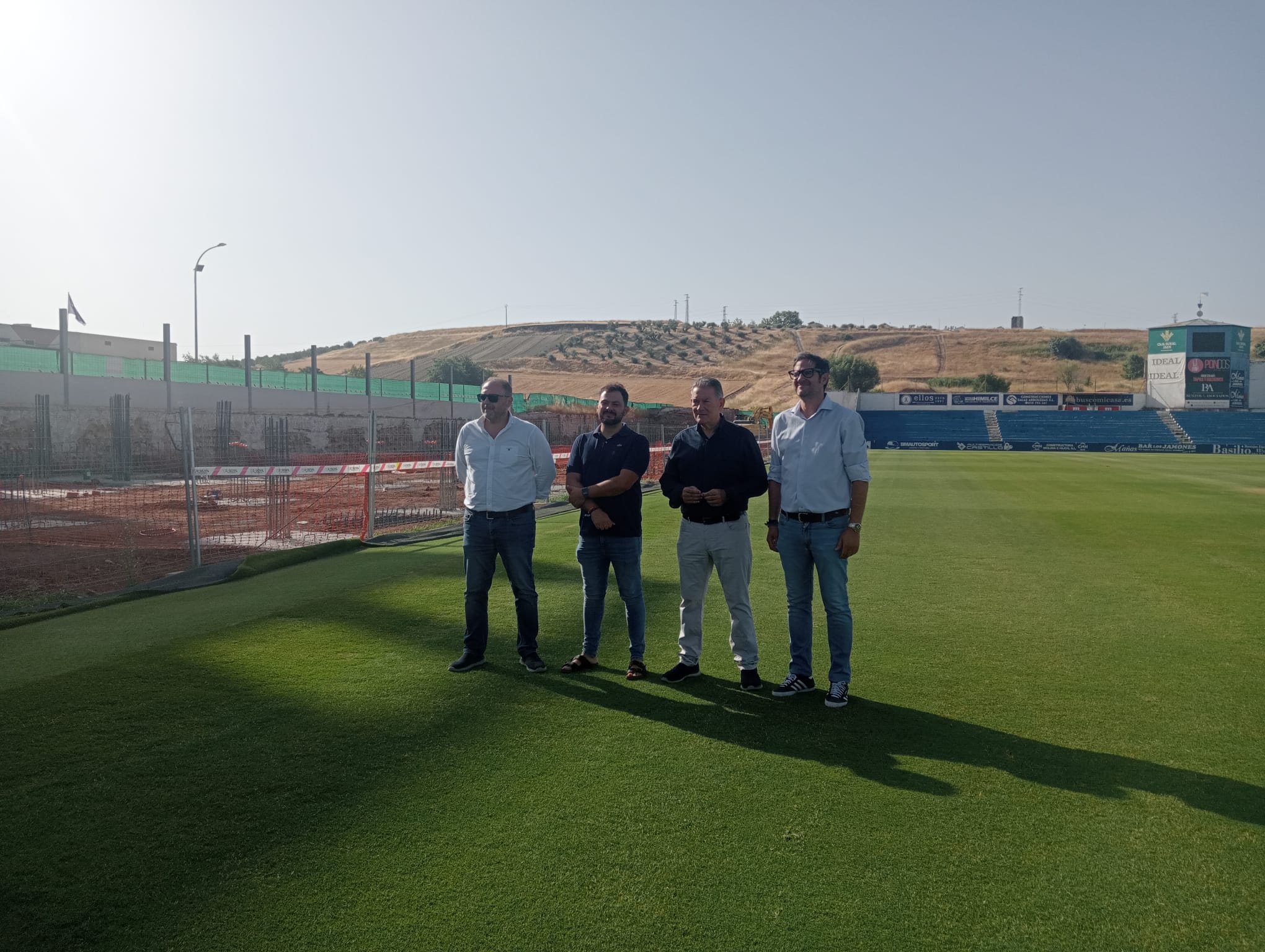 Visita a las obras de remodelación del Estadio de Linarejos
