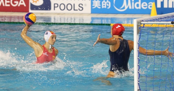 La selección española femenina de waterpolo, entrenada por Miki Oca, ha vuelto a hacer historia y se ha clasificado para la final del Mundial