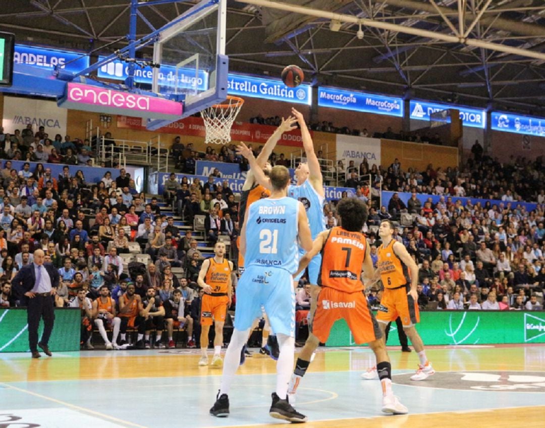 O CB Breogán no partido ante o Valencia