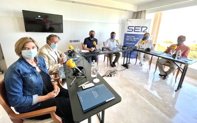 Foto de familia en un momento del programa SER Viajeros especial desde Chiclana de la Frontera (Cádiz)