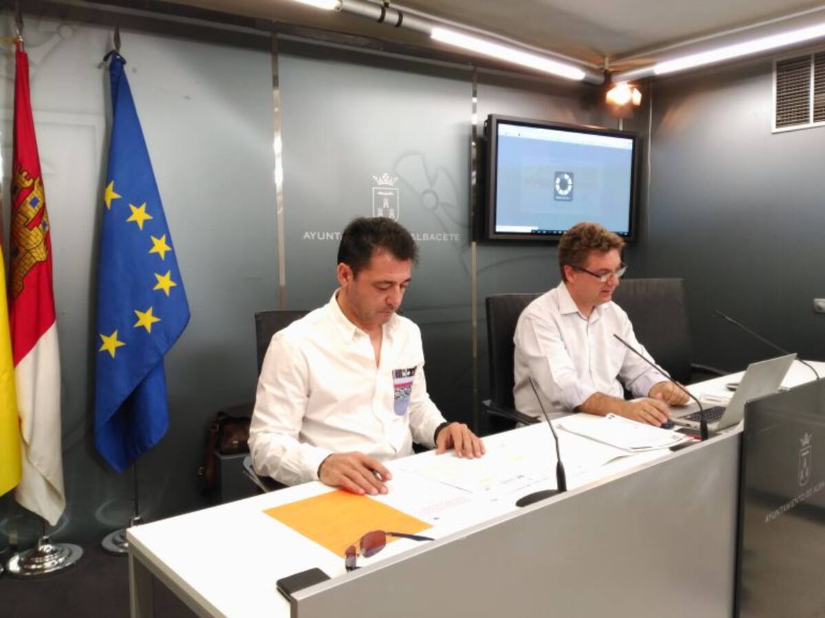 Denuncian irregularidades en varios contratos de la Policía Local