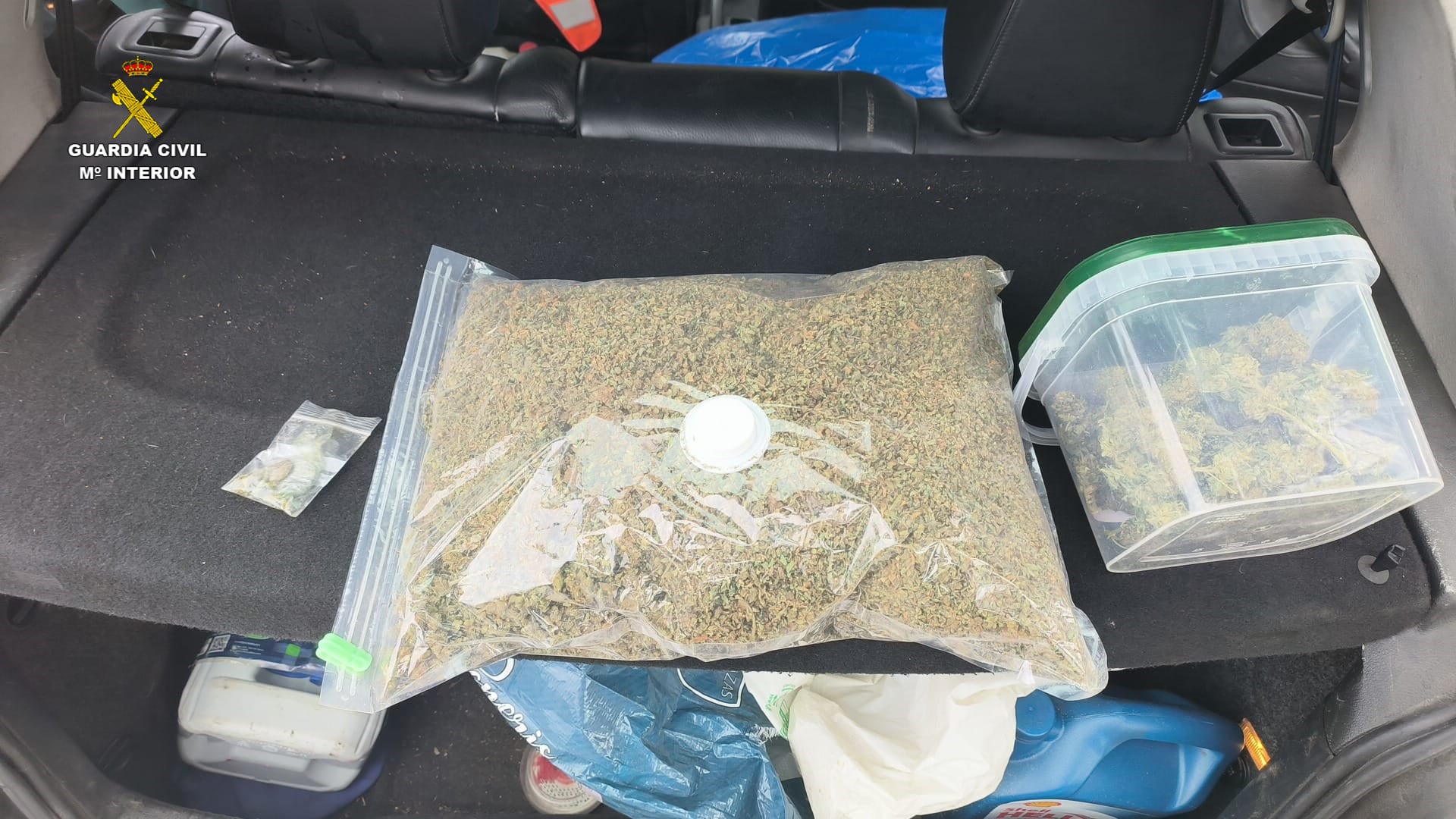 El detenido transportaba en su vehículo un kilogramo de marihuana