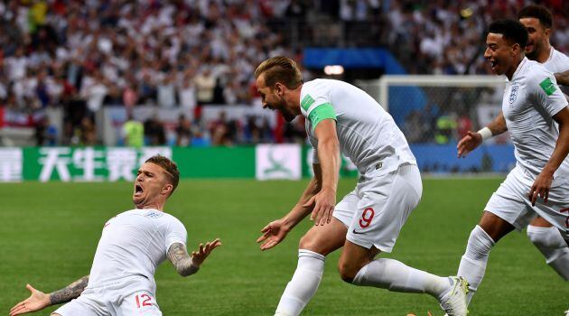 Kieran Trippier celebra el primer gol de la semifinal del Mundial