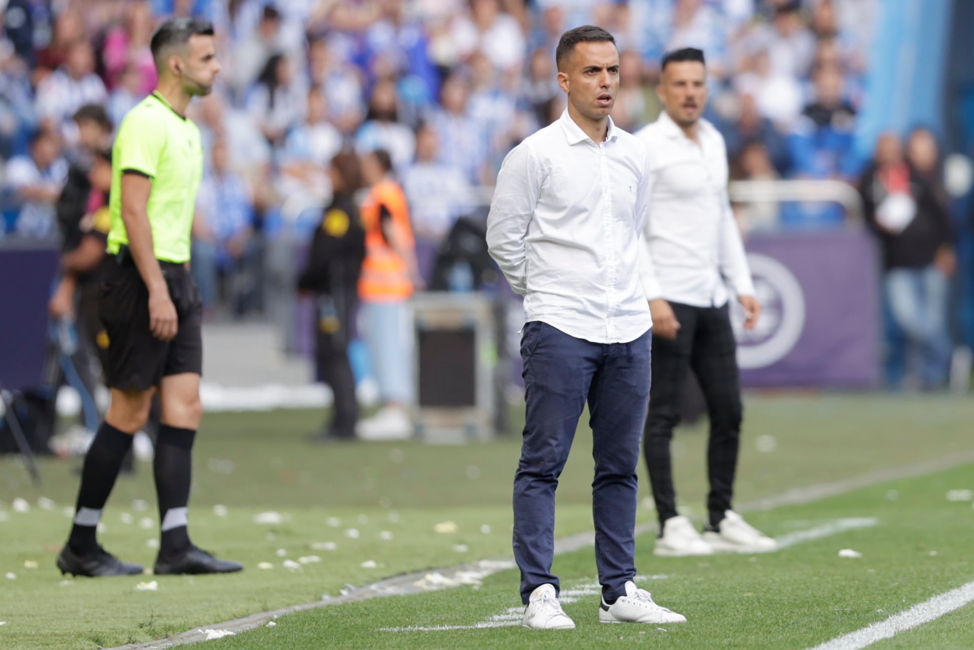 El entrenador del Deportivo Borja Jiménez , durante la final del playoff de ascenso a LaLiga SmartBank, diputado ante el Albacete en el estadio de Riazor, por una plaza en Segunda División.