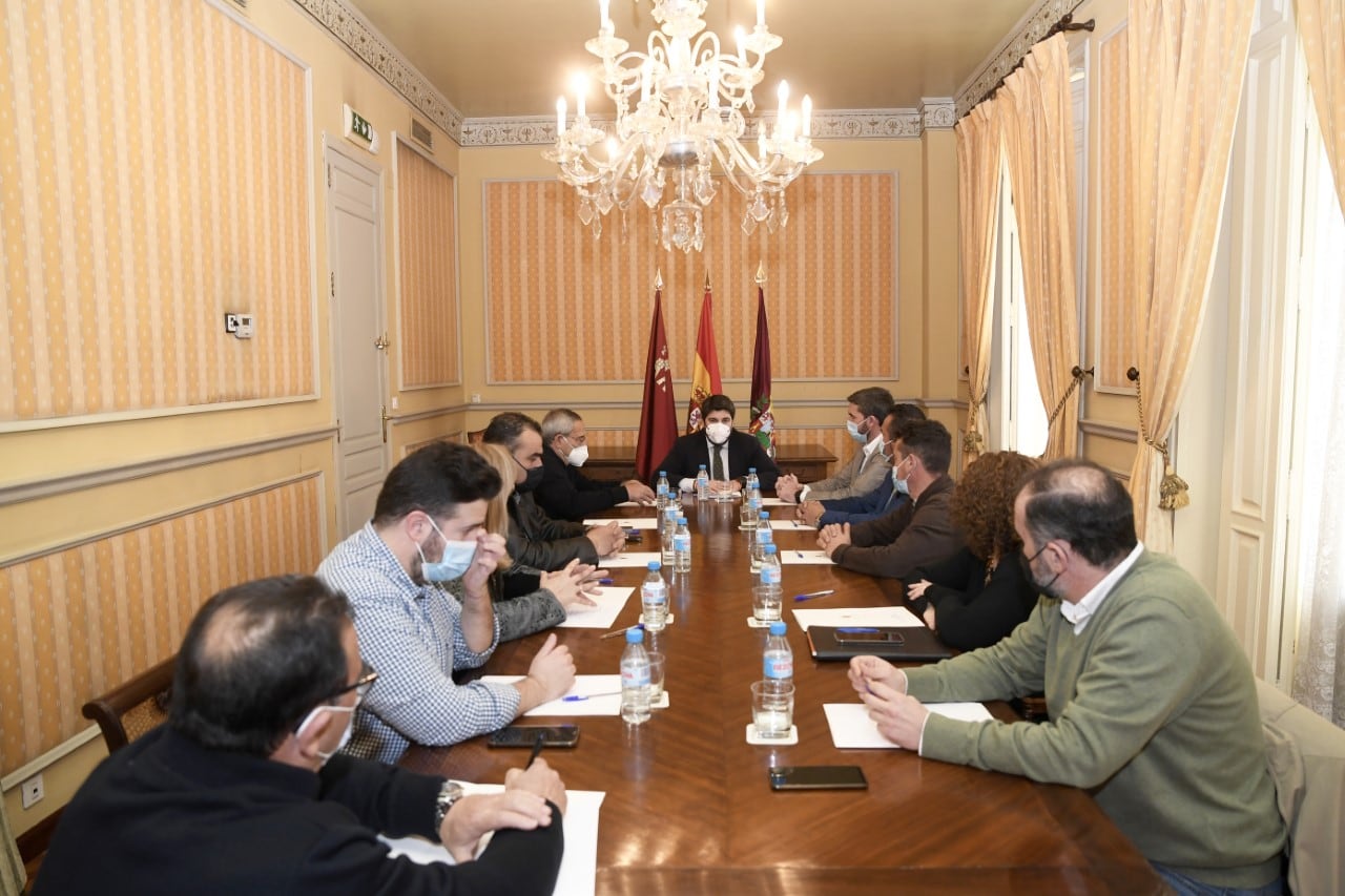 Reunión entre pescadores y Comunidad Autónoma