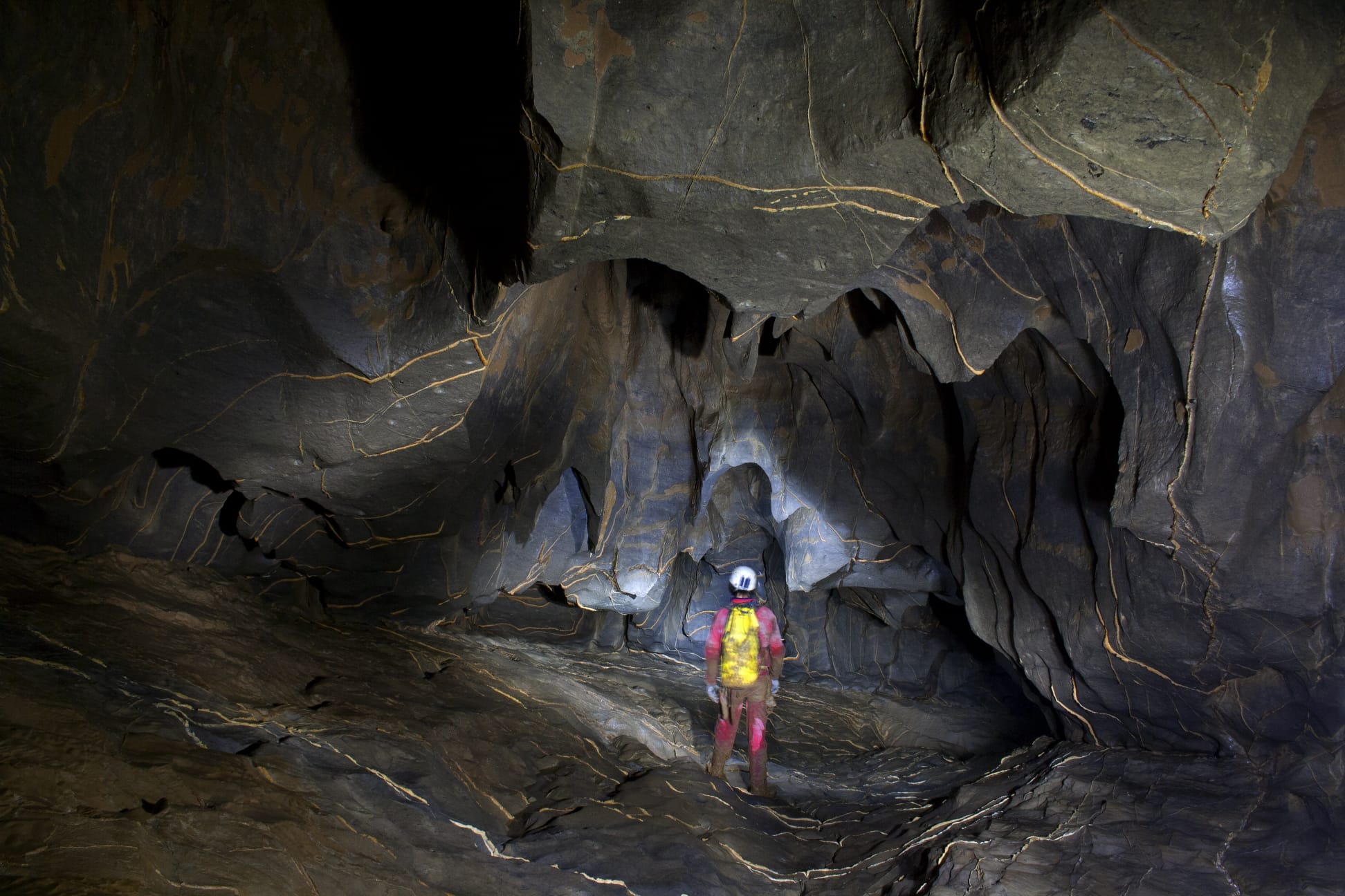 Cueva a la que se accede desde la cantera de Nanclares (Álava) y conecta con el acuífero de Subijana