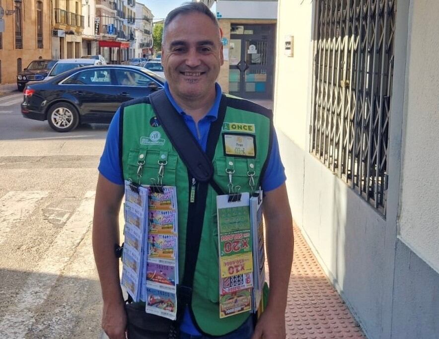 Francisco Antonio Romero, vendedor de la ONCE en La Carolina.