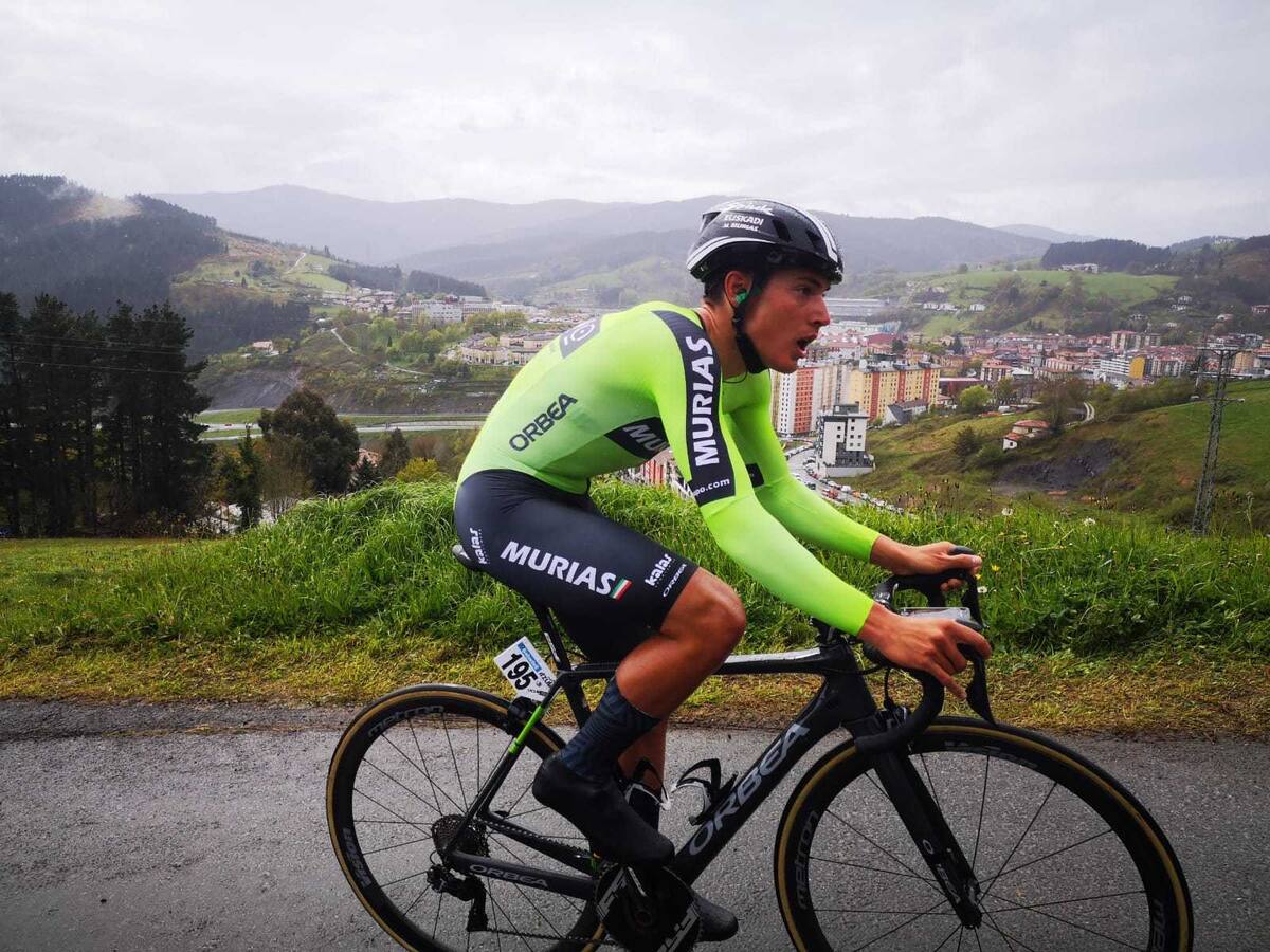 Fernando Barceló sufre una caída en la Vuelta al País Vasco