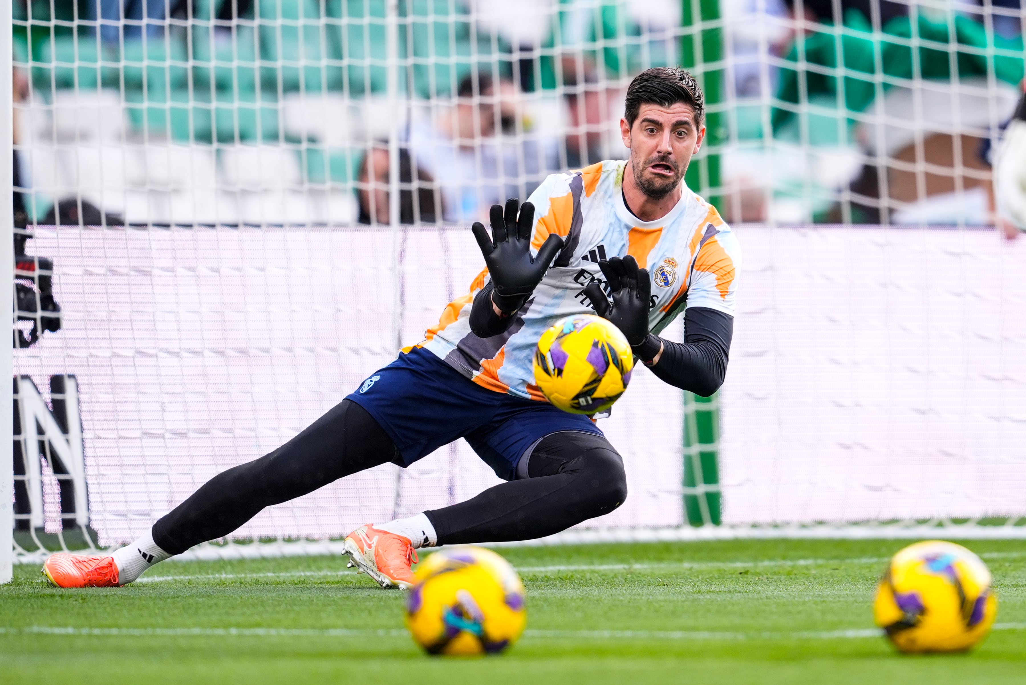 Courtois en la previa del Real Betis - Real Madrid