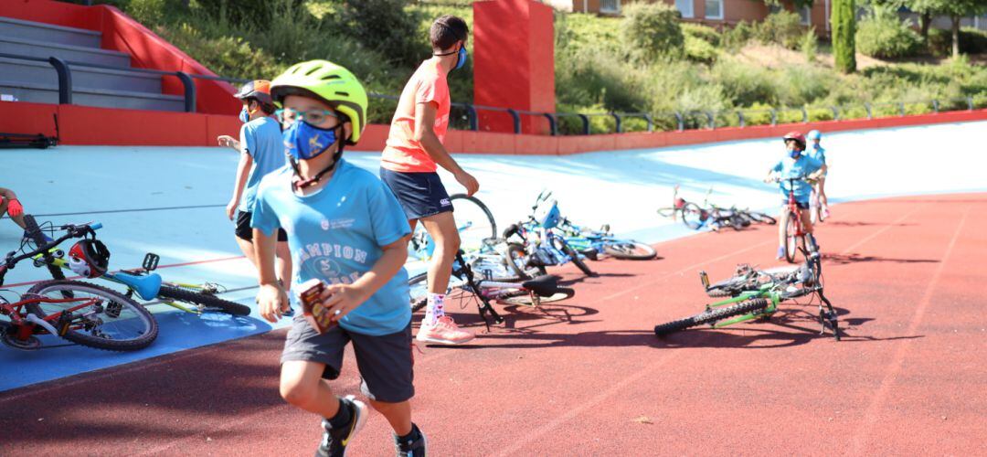 Este año, vuelven el servicio de comedor y las actividades de piscina, tras la mejora de la situación sanitaria