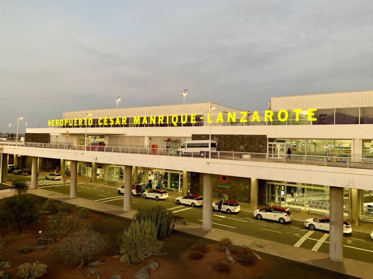 Aterriza en Lanzarote un hombre con coronavirus en un vuelo procedente de Madrid