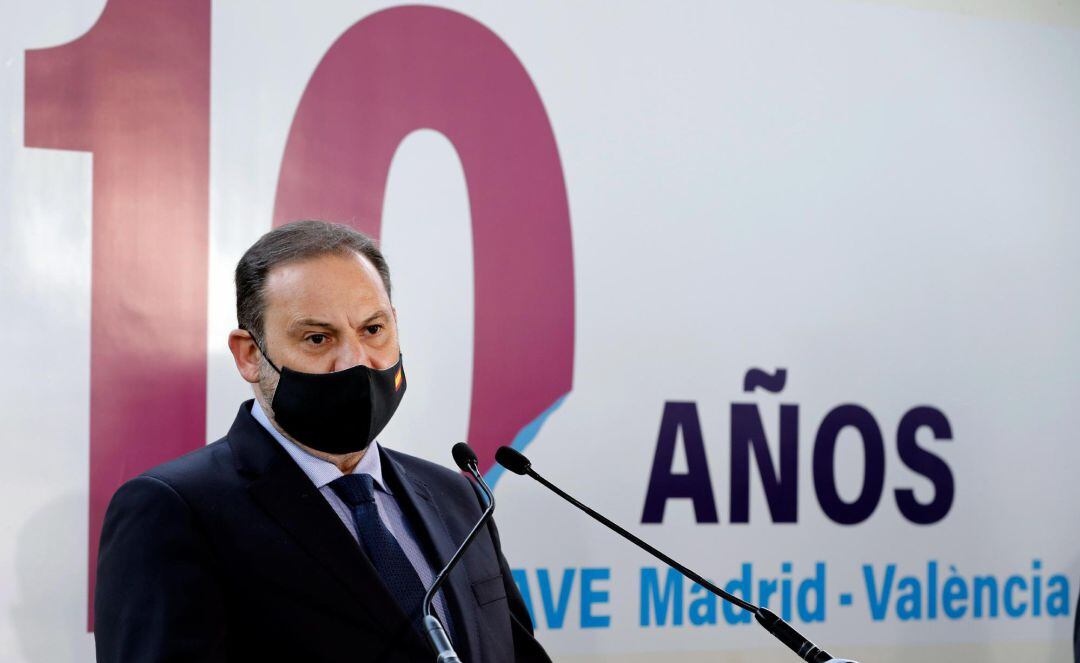 El ministro de Transportes, José Luis Ábalos, interviene en el acto conmemorativo del décimo aniversario de la Alta Velocidad en València.