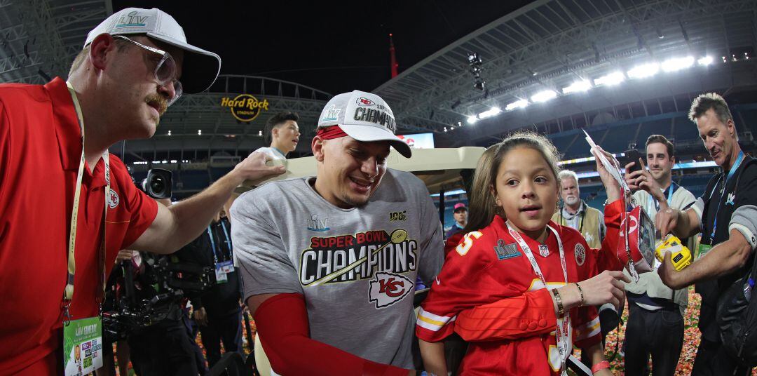 Patrick Mahomes, en plena celebración de la Super Bowl