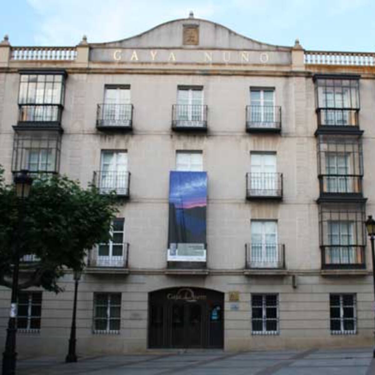 El Centro Cultural Gaya Nuño acoge la exposición pictórica de Lola Gómez Redondo “Cuando la luz”