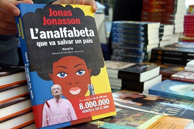 El llibre de Jonas Jonasson, un dels èxits d'aquest Sant Jordi