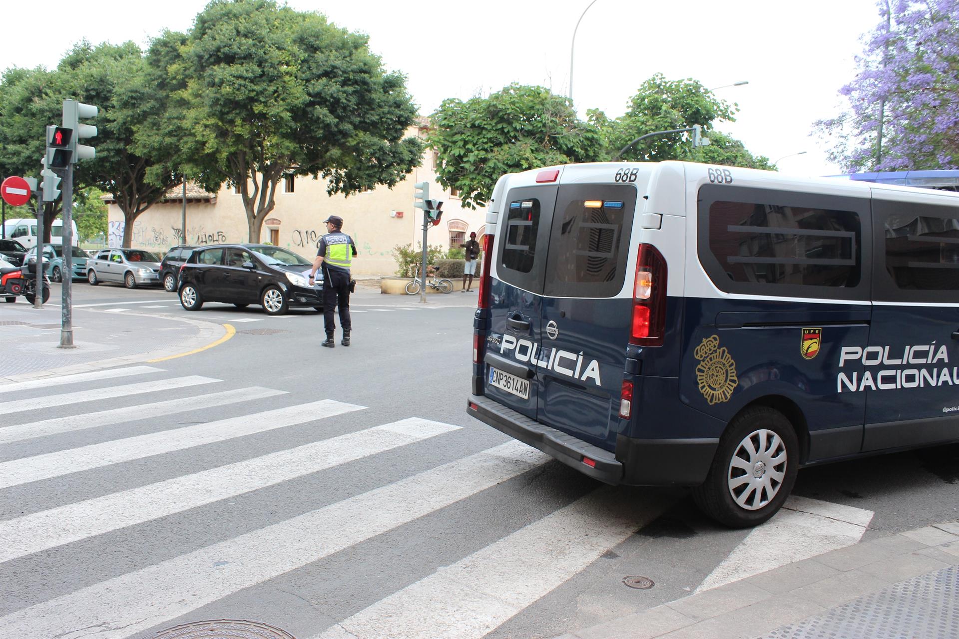 Furgoneta policial en Burjassot