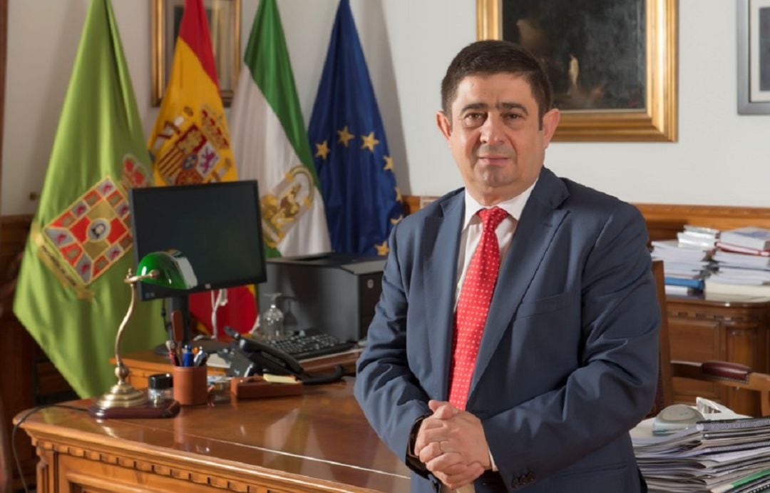 Francisco Reyes, en su despacho de la Diputación Provincial de Jaén.