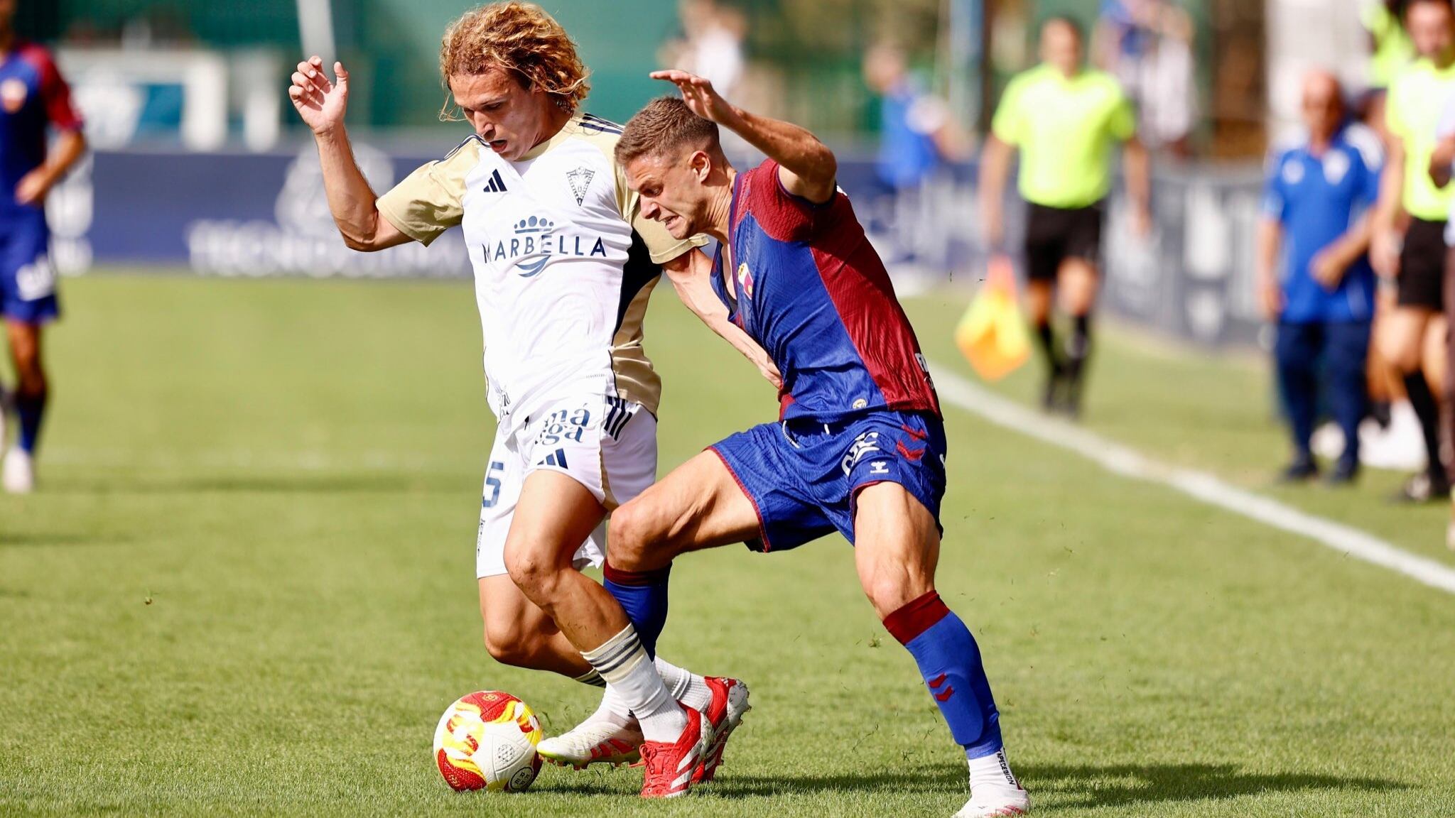 El CD Eldense encadena tres jornadas sin conocer la victoria y regresa a Elda sin puntuar