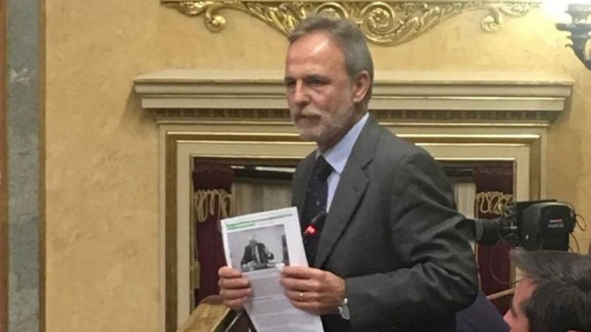 El socialista, Salvador de la Encina, abandona la política