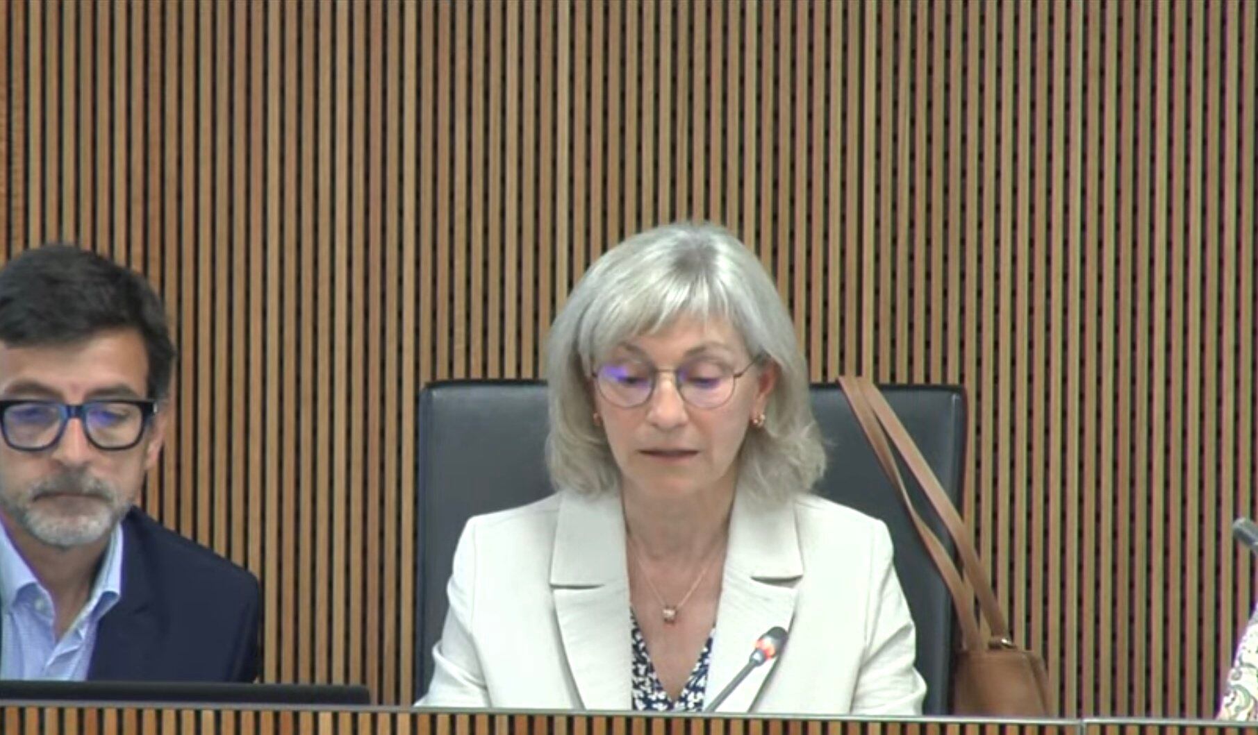 La presidenta del consell d&#039;administració de la CASS, Montserrat Capdevila, i el president de la comissió gestora del Fons de Reserva de les Pensions, Jordi Cinca