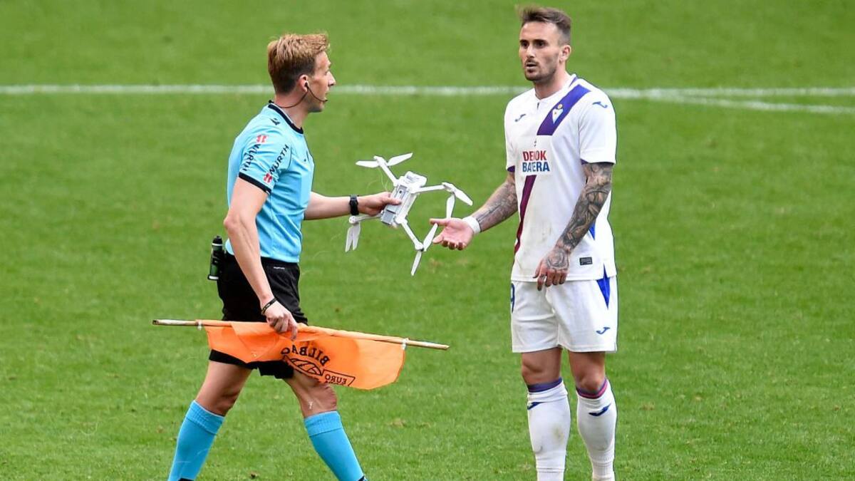 Bingen Zupiria, consejero de Deporte, explica la medida aprobada