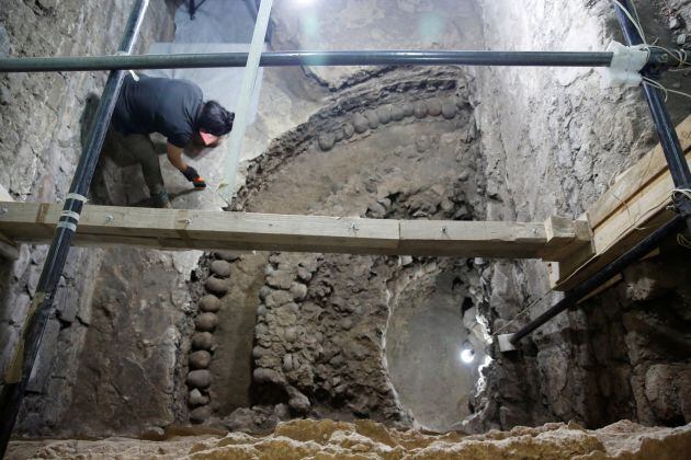 El interior de la torre.