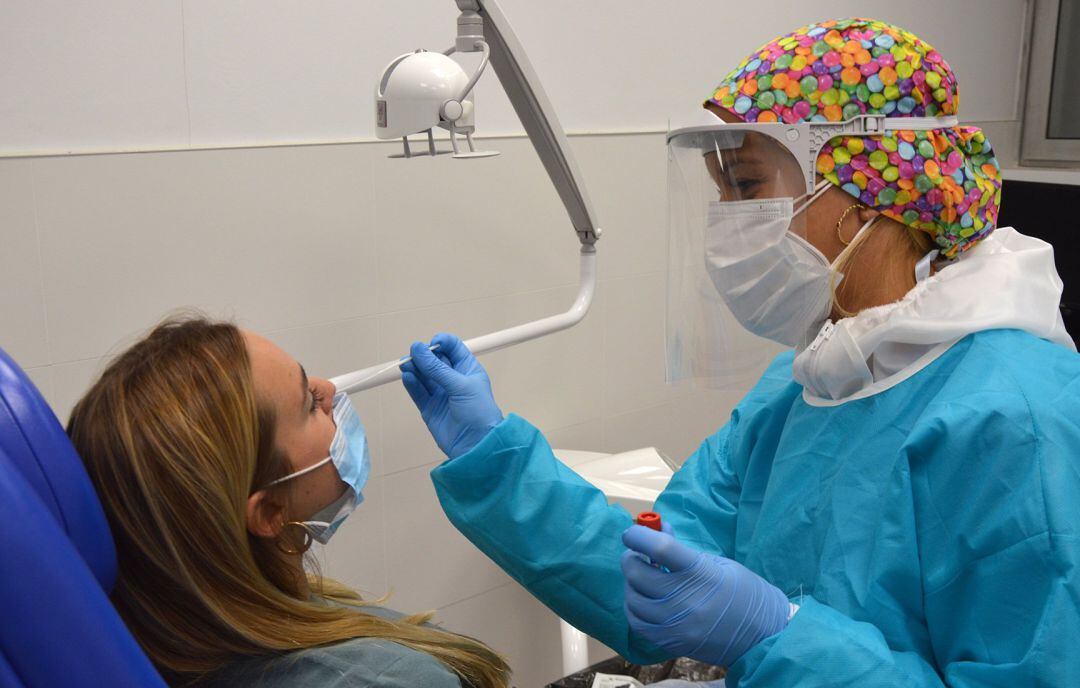 Prueba PCR para detectar Covid en imagen de archivo