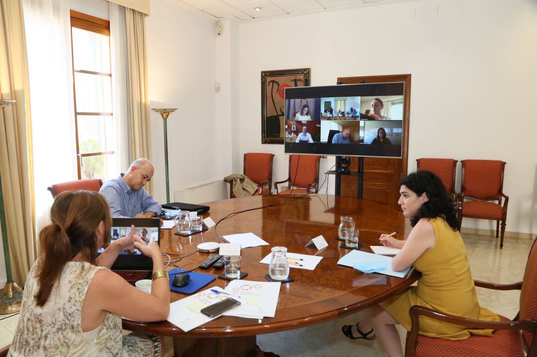 Reunión del Govern con los consells