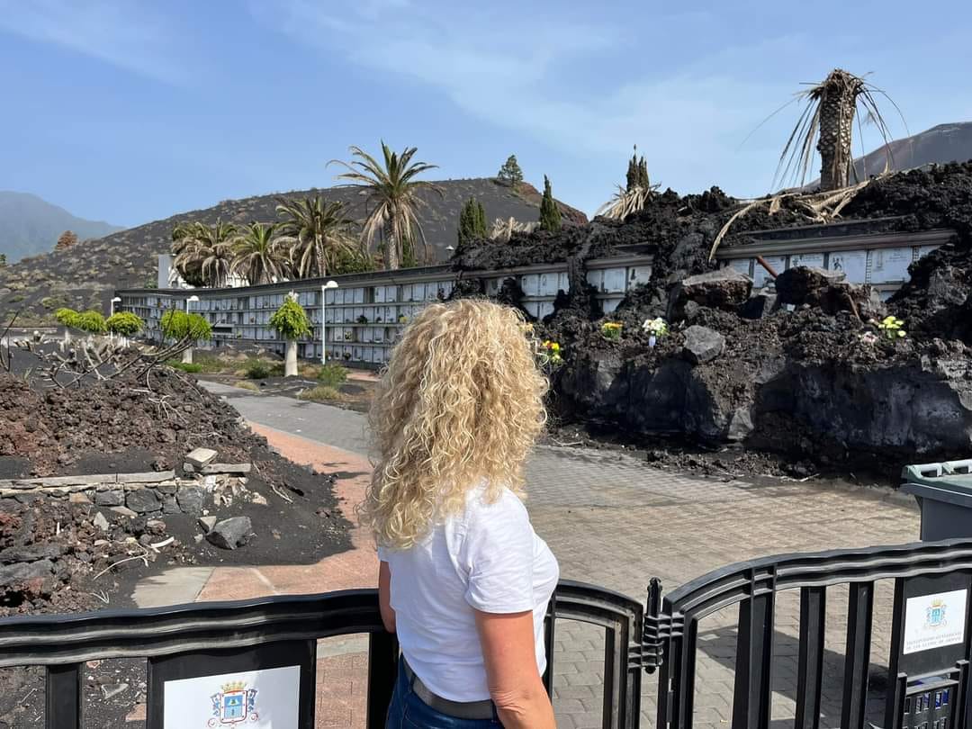 La mayor parte del cementerio fue arrasada por las lavas