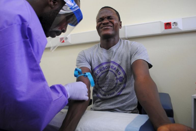 The blood of a survivor of the Ebola virus is extracted as part of a study launched at Liberia&#039;s John F. Kennedy Hospital in Monrovia, Liberia, June 17, 2015. The Ebola virus that devastated parts of West Africa over the past year did not mutate at a fast