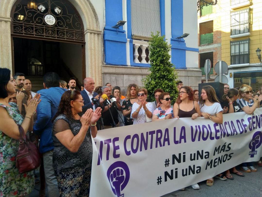 Concentración en Rute contra el asesinato machista