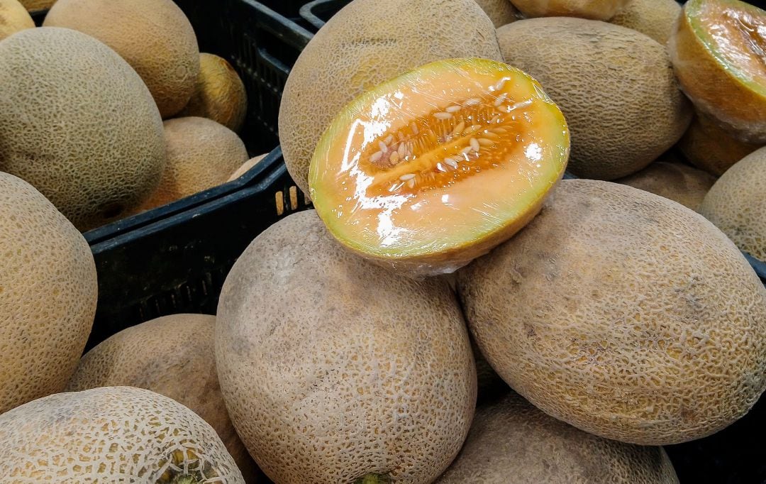 Cómo elegir un buen melón en la frutería este verano.