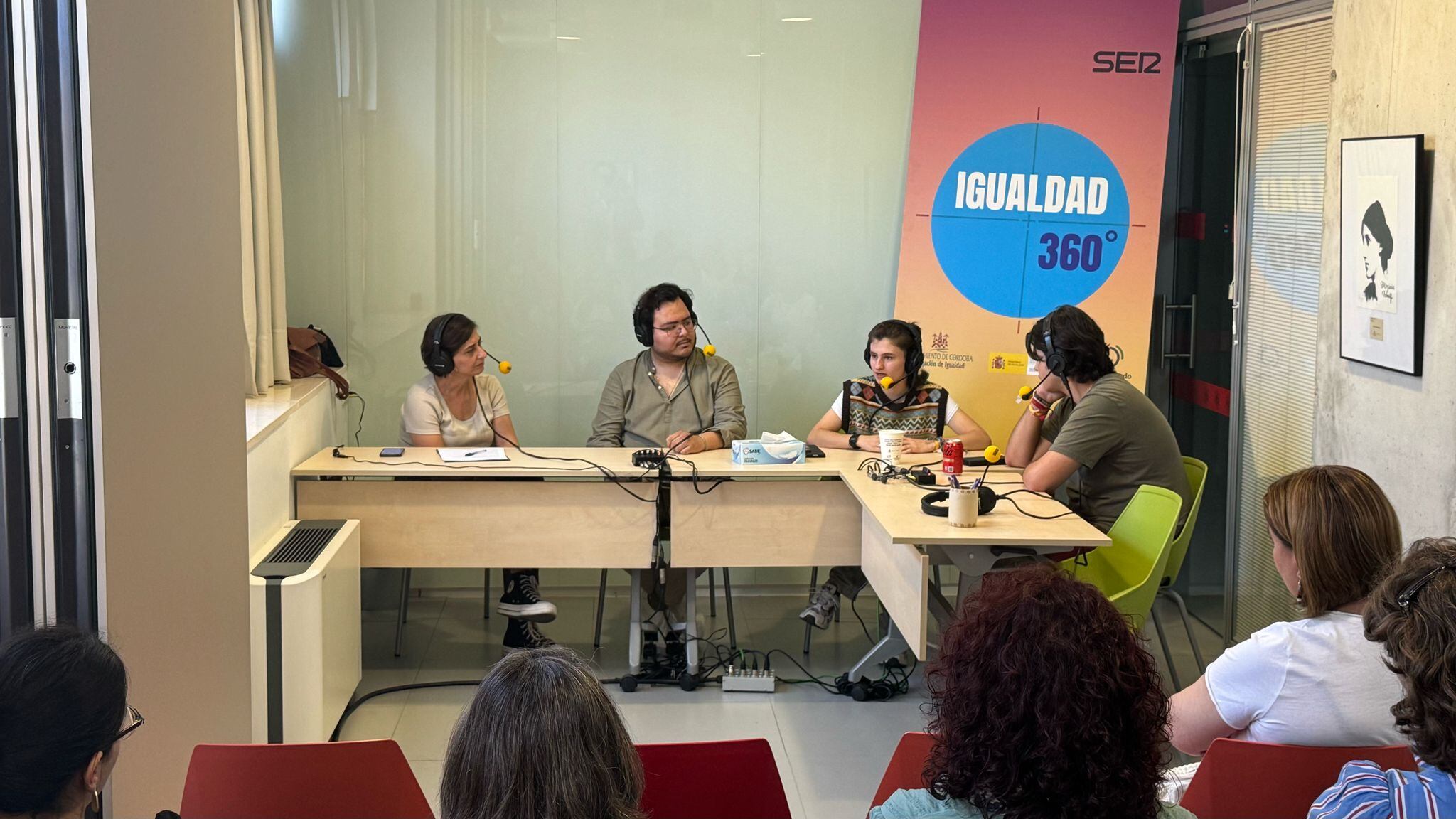 Tertulia de jóvenes en el primer programa Igualdad 360, de Radio Córdoba.