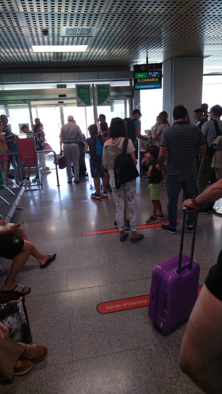 Retraso de 24 horas en un vuelo desde Pamplona a Gran Canaria