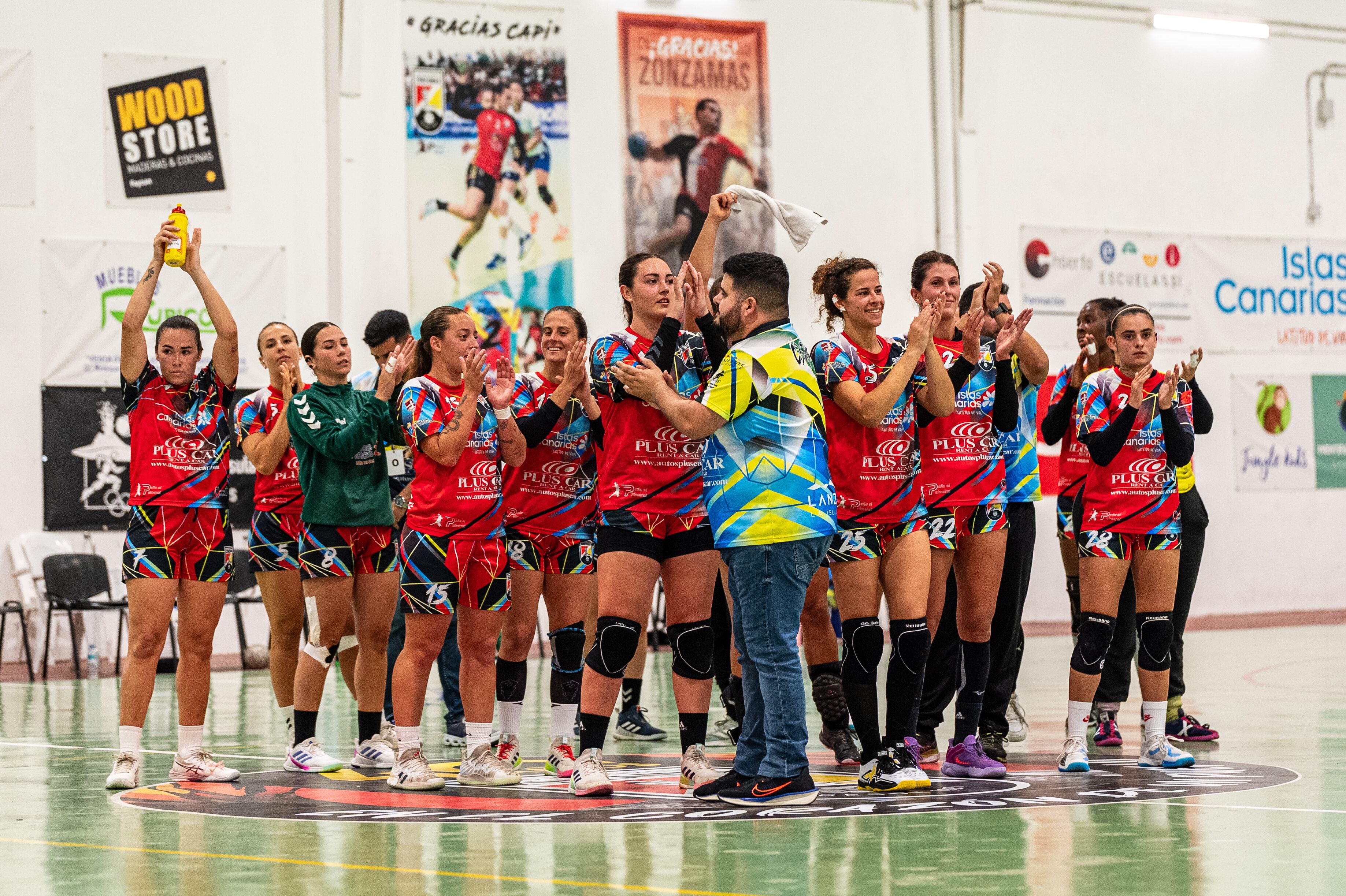 Jugadoras y técnicos del Zonzamas Plus Car Lanzarote.
