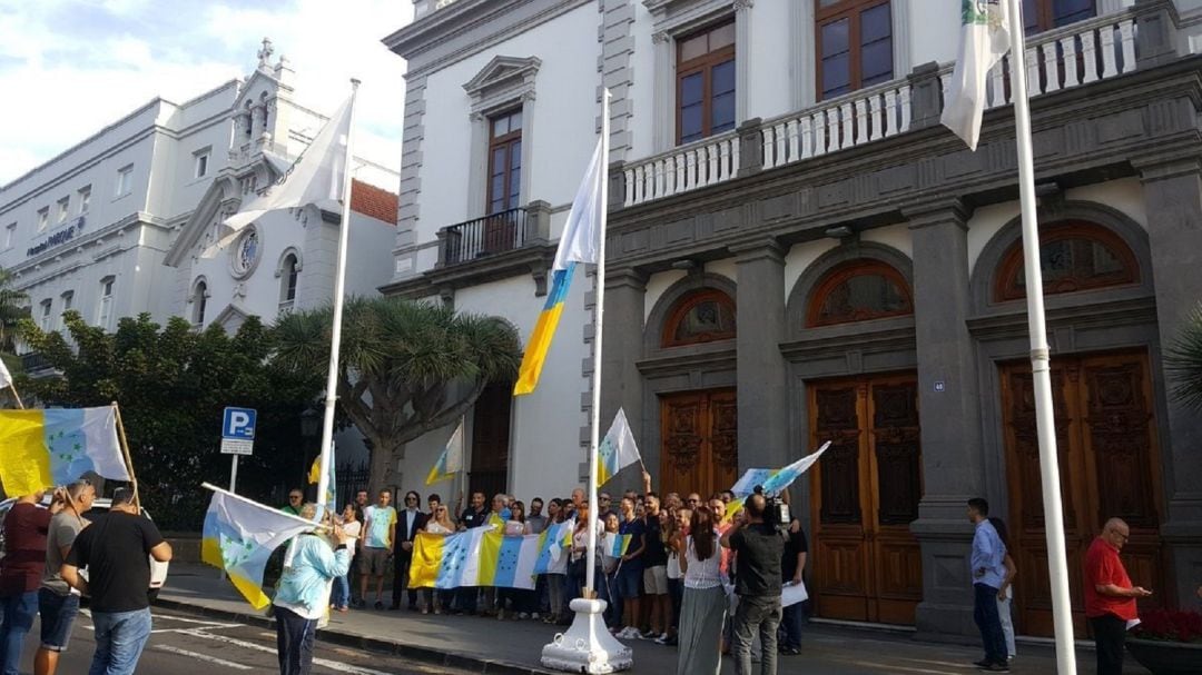 Bandera siete estrellas verdes