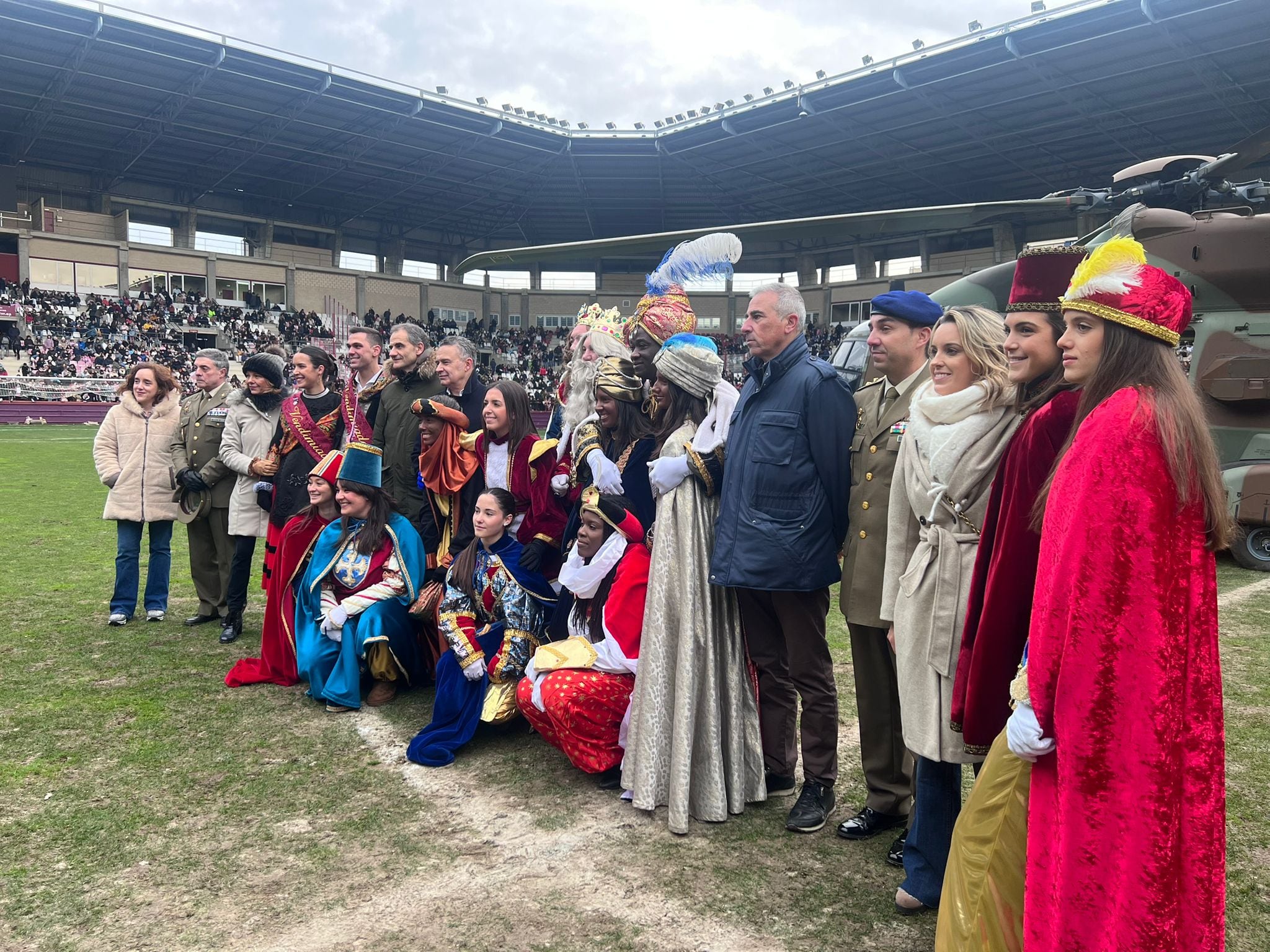 Llegada de los Reyes Magos en helicóptero a Las Gaunas en Logroño