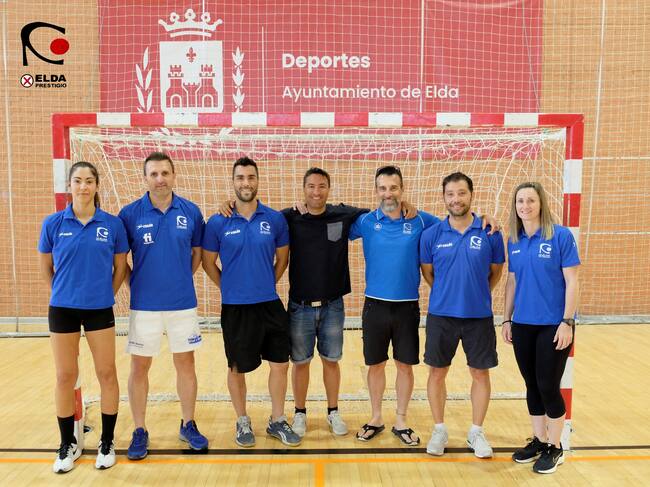 De izquierda a derecha: isa Ortuño, José Luis Rico, Juanmi Amat, Loren Rubio, Antonio Peregrino, Ayen Díaz y Vanesa Amorós