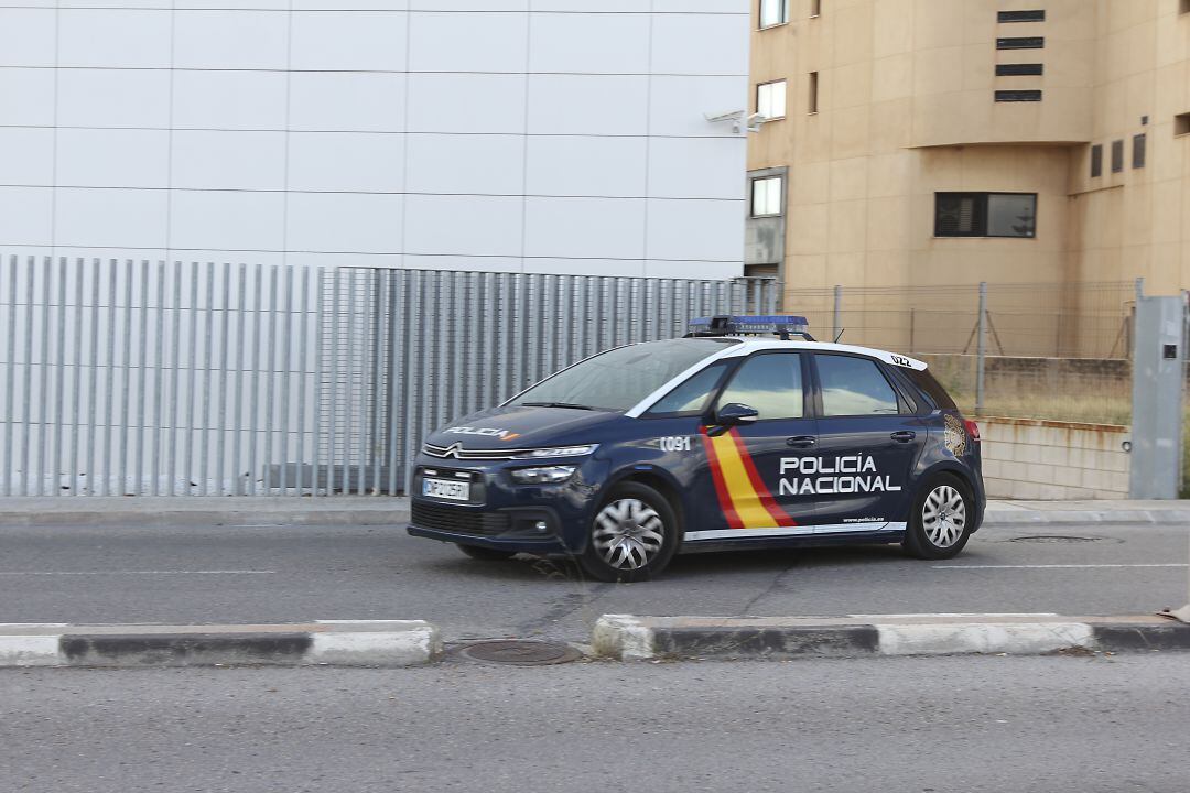 Los detenidos son dos hombres de 20 y 40 años de edad, que han pasado este viernes a disposición de la autoridad judicial