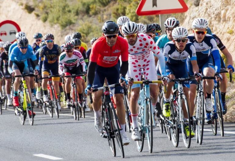 Dura pugna en el pelotón por no perder posiciones