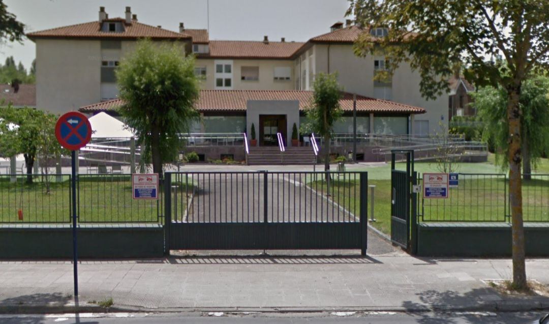 Exterior de la Clínica Álava