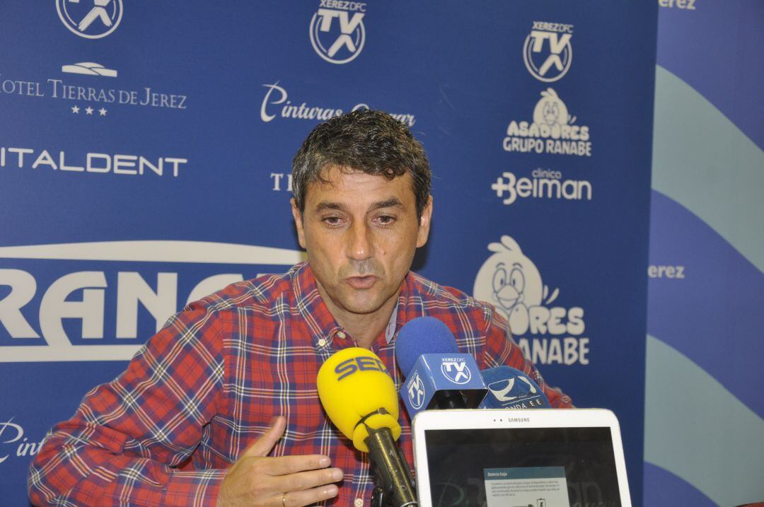 Pepe Masegosa, entrenador del Xerez DFC en rueda de prensa 