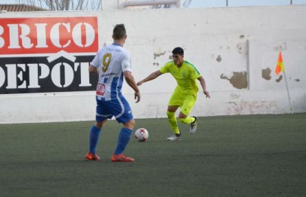 Titino no tuvo un buen debut con el Eldense