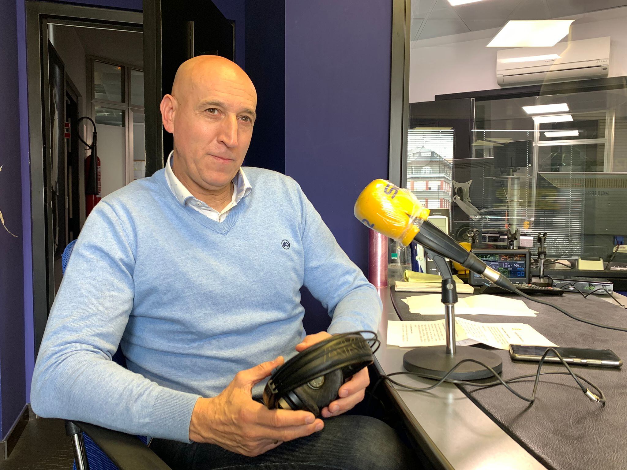 José Antonio Díez en el estudio principal de Radio León