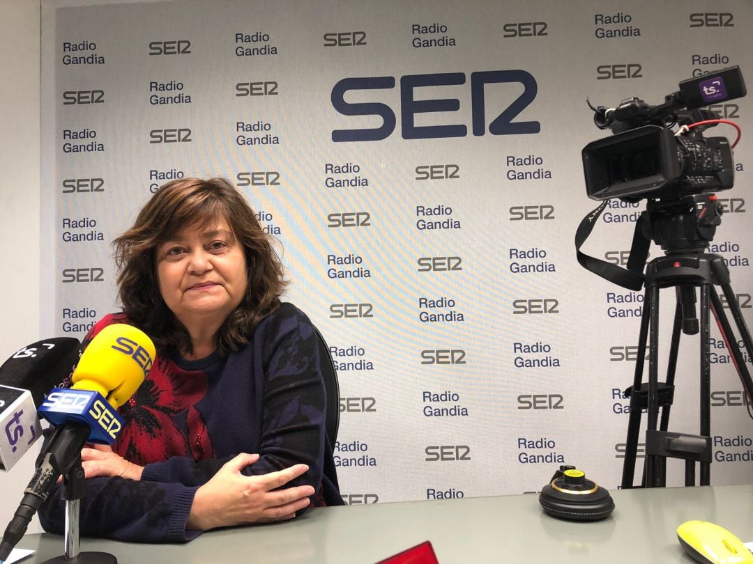 Imagen de archivo de Assumpta Domínguez, en los estudios de Radio Gandia